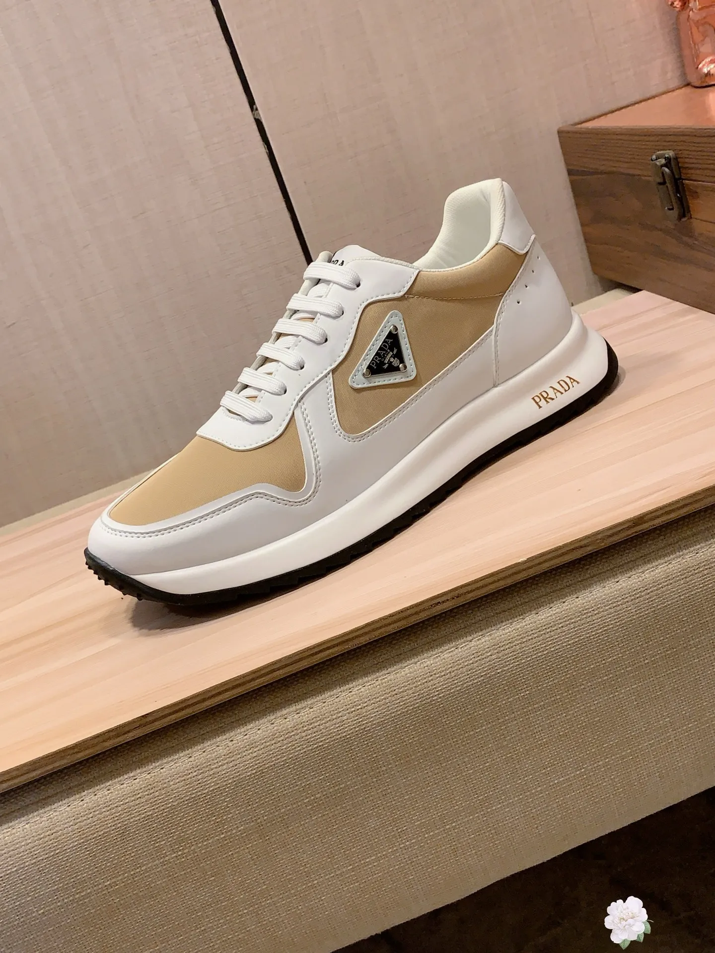 Men's men's shoes💰460💰💰🎩🎩[Lightning][Lightning] "PRADA*" The latest and most popular casual shoes, top brand [seduce] luxury ~ purchasing agency, top ~ quality. [Strong] The upper is made of imported breathable cowhide with material ➕ breathable sheepskin feet (•) and fine workmanship. The original stylish and stylish soft rubber wear-resistant and non-slip outsole is light and comfortable on the feet. The real thing looks better when photographed in person. 0121: code: 38-44, 4️⃣ colors selected